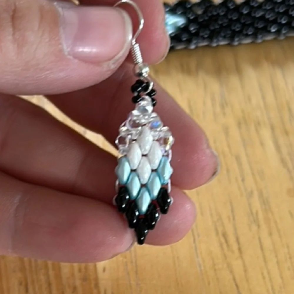 Handmade Matching Bracelet & Earring Set 👧